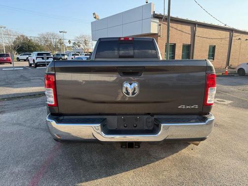 2019 RAM 3500 Tradesman Crew Cab 4x4 8' Box