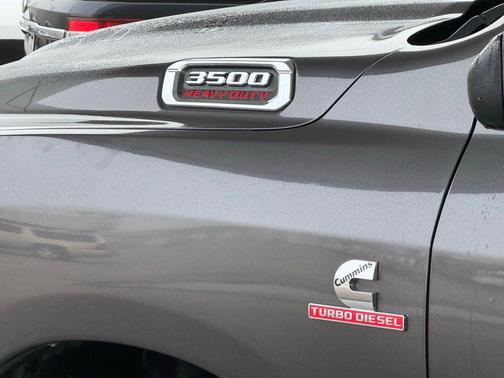 2019 RAM 3500 Tradesman Crew Cab 4x4 8' Box