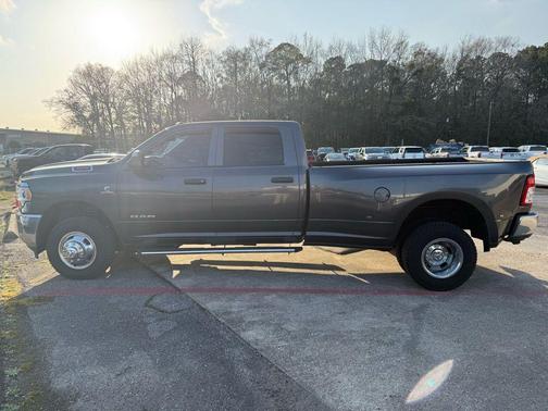 2019 RAM 3500 Tradesman Crew Cab 4x4 8' Box