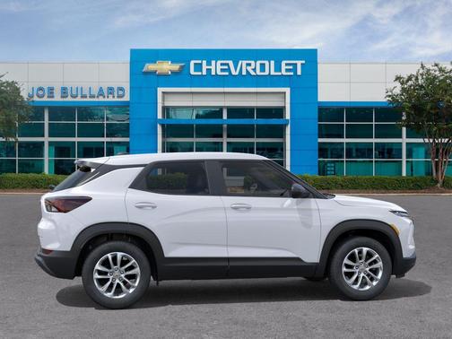 Summit White 2026 Chevrolet Trailblazer LS