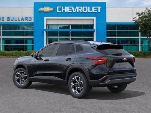 Mosaic Black Metallic 2026 Chevrolet Trax LT
