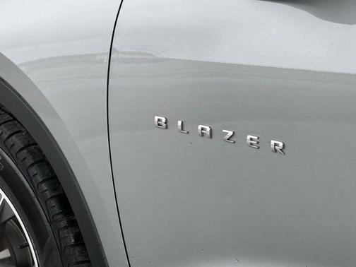 Sterling Gray Metallic 2023 Chevrolet Blazer 2LT
