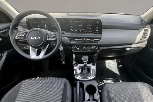 Snow White Pearl 2026 Kia Seltos LX