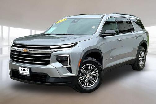 Sterling Gray Metallic 2025 Chevrolet Traverse LT