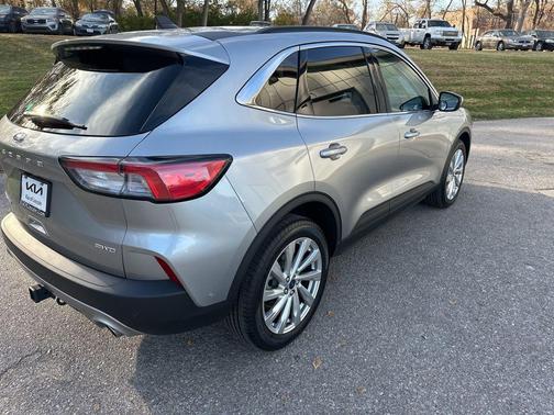 2022 Ford Escape Titanium