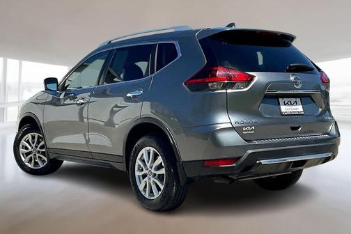 Gun Metallic 2018 Nissan Rogue SV