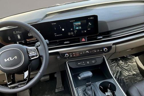 Snow White Pearl 2026 Kia Carnival LXS