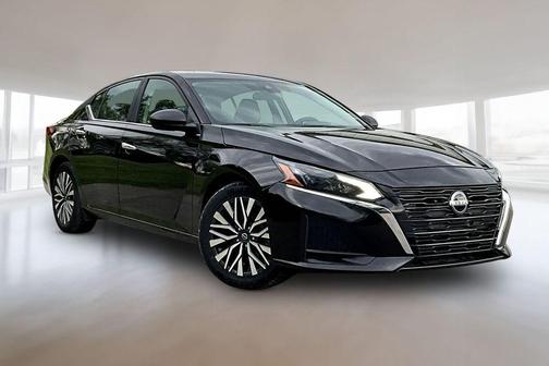Black 2024 Nissan Altima 2.5 SV