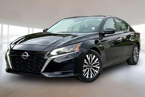 Black 2024 Nissan Altima 2.5 SV
