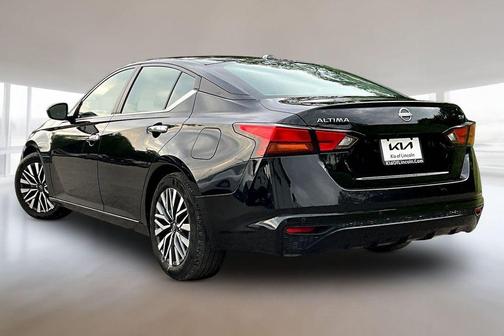 Black 2024 Nissan Altima 2.5 SV