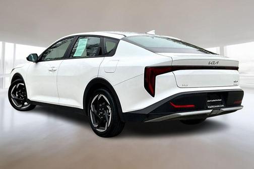 Snow White Pearl 2025 Kia K4 EX