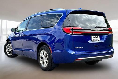 Ocean Blue Metallic 2021 Chrysler Pacifica Touring-L