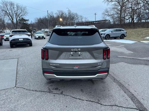 2026 Kia Sorento Hybrid EX