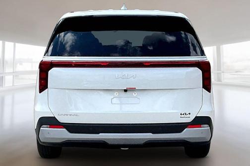 Snow White 2026 Kia Carnival LXS