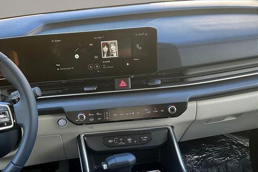 Metal 2026 Kia Carnival EX