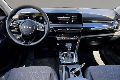 Blue / Black 2026 Kia Seltos S