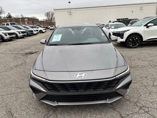 2024 Hyundai ELANTRA SEL
