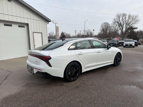 Snow White Pearl 2026 Kia K5 GT-Line