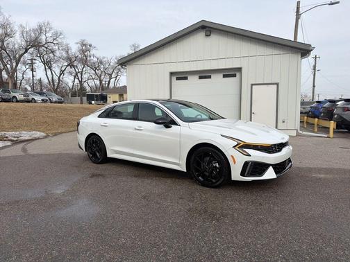 Snow White Pearl 2026 Kia K5 GT-Line