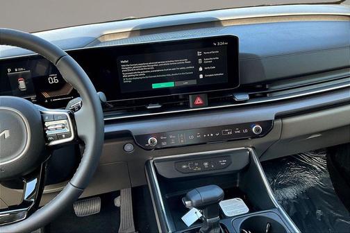 Snow White 2026 Kia Carnival EX