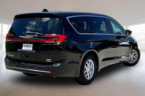Diamond Black 2024 Chrysler Pacifica Touring-L