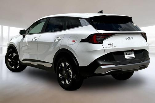Glacial White Pearl 2026 Kia Sportage LX