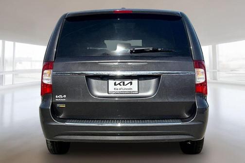 2016 Chrysler Town & Country Touring