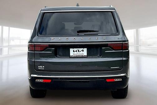 Metallic 2022 Jeep Wagoneer Series II