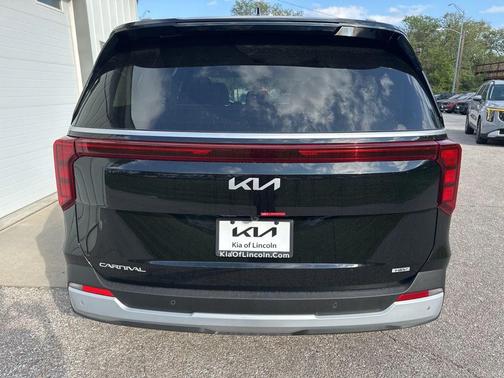 2026 Kia Carnival Hybrid EX