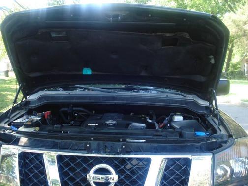 2012 Nissan Titan SV