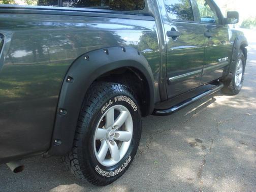 2012 Nissan Titan SV