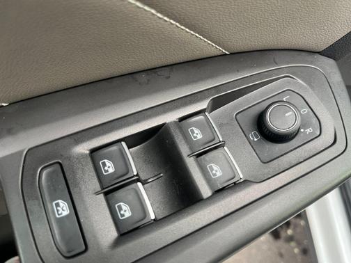 2023 Volkswagen Atlas Cross Sport 3.6L V6 SEL Premium R-Line