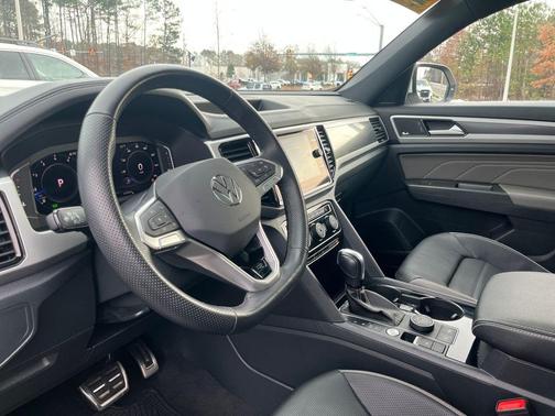 2023 Volkswagen Atlas Cross Sport 3.6L V6 SEL Premium R-Line