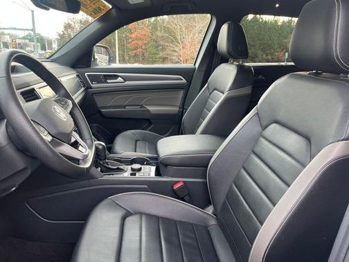 2023 Volkswagen Atlas Cross Sport 3.6L V6 SEL Premium R-Line