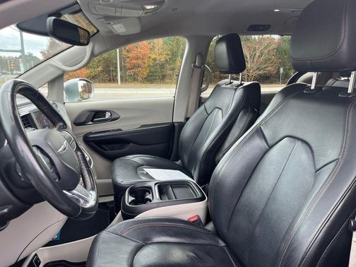 2020 Chrysler Pacifica Touring-L