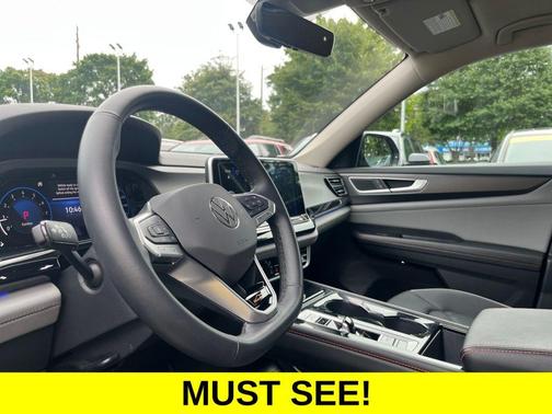2024 Volkswagen Atlas 2.0T Peak Edition SEL