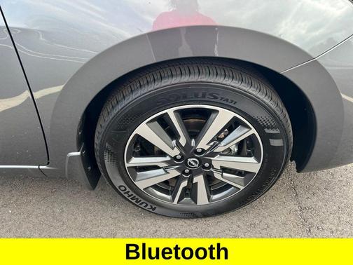 Gun Metallic 2025 Nissan Versa 1.6 SV