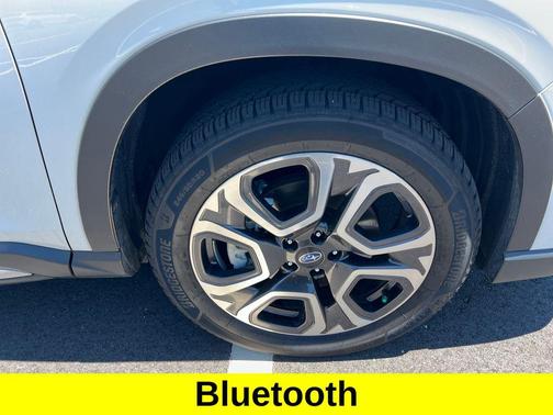 Crystal White Pearl 2023 Subaru Ascent Limited 7-Passenger