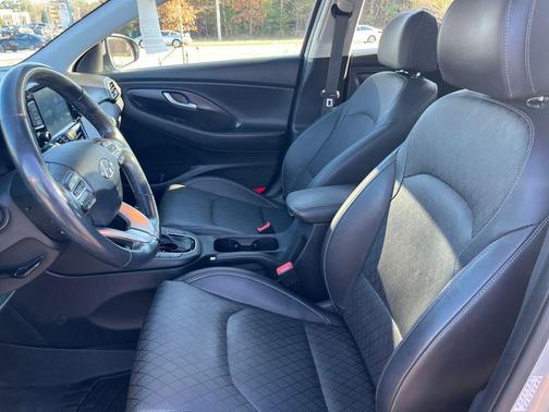 2020 Hyundai Elantra GT Base