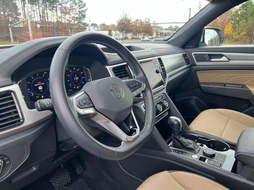 2022 Volkswagen Atlas Cross Sport 3.6L V6 SE w/Technology