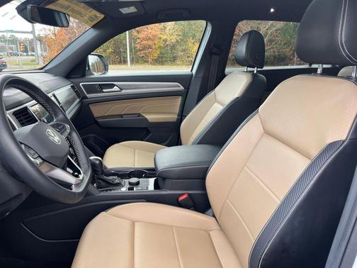 2022 Volkswagen Atlas Cross Sport 3.6L V6 SE w/Technology