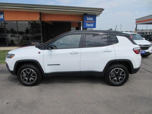 2024 Jeep Compass Trailhawk
