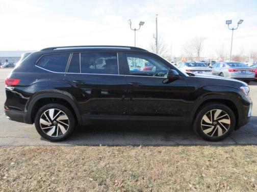 2025 Volkswagen Atlas 2.0T SE