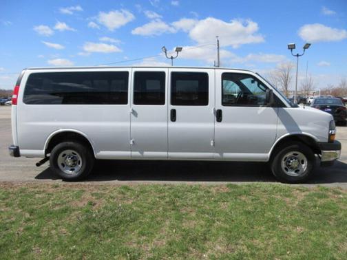 2024 Chevrolet Express 3500 LT
