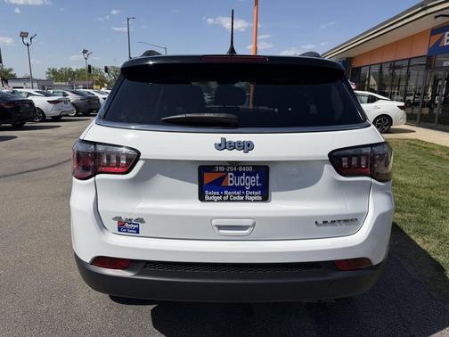 White 2022 Jeep Compass Limited