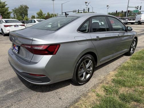 Pyrite Silver Metallic 2024 Volkswagen Jetta 1.5T SE