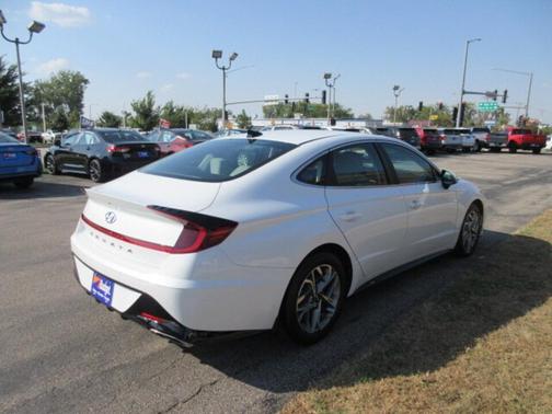 2021 Hyundai SONATA SEL