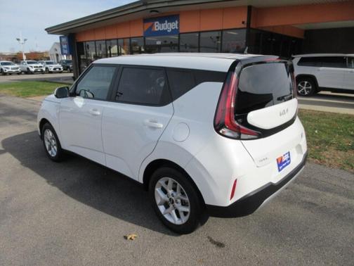 2024 Kia Soul LX