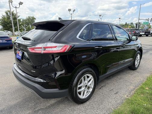 Black 2024 Ford Edge SEL