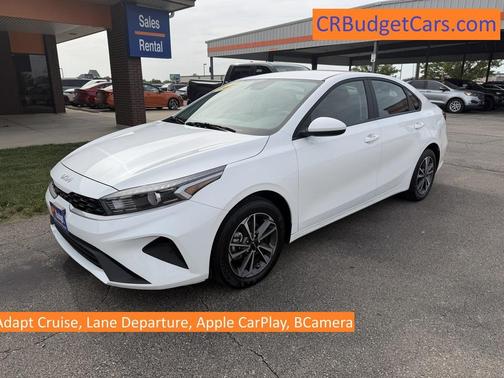 White 2024 Kia Forte LXS